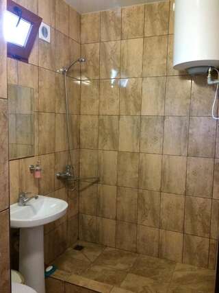 Гостевой дом Guest house Abkhazia in Gagra Гагра Двухместный номер с 1 кроватью и собственной ванной комнатой-15