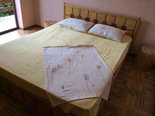 Гостевой дом Guest house Abkhazia in Gagra Гагра Двухместный номер с 1 кроватью и собственной ванной комнатой-2
