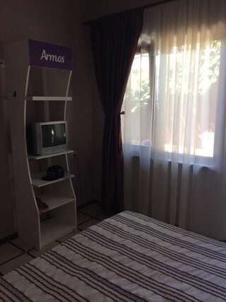 Гостевой дом Guest house Abkhazia in Gagra Гагра Двухместный номер с 1 кроватью или 2 отдельными кроватями и ванной комнатой-2