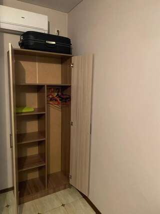 Гостевой дом Guest house Abkhazia in Gagra Гагра Двухместный номер с 1 кроватью и собственной ванной комнатой-3